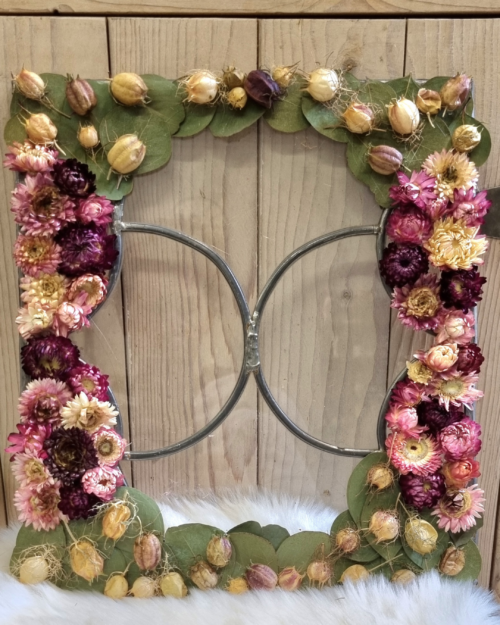Glas en Lood raam 35cm x 30cm met droogbloemetjes